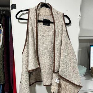 FUZZY VEST
